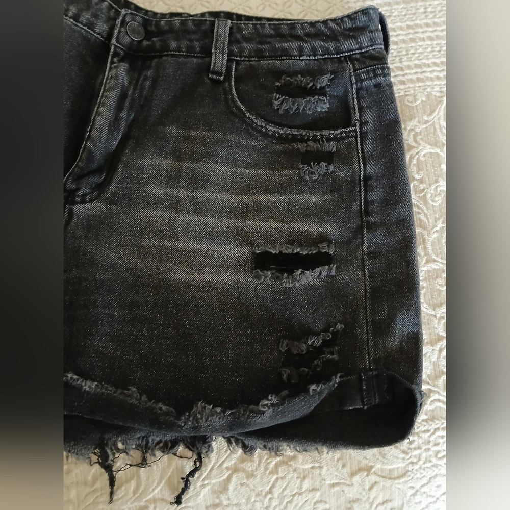KanCan Women's BLACK Summer Distressed Denim JEAN cut-off SHORTS Size W 13 / 30 - Picture 3 of 7